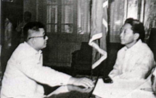 Ninoy Aquino and Ferdinand Marcos, talking in the Presidential Study before Martial Law