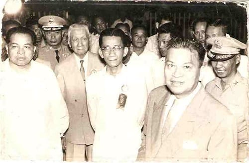 Senator Cabili with Pres. Ramon Magsaysay.Before boarding the plane on that fateful night, March 17, 1957.