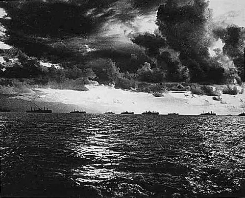 US Armada moving towards Leyte Island