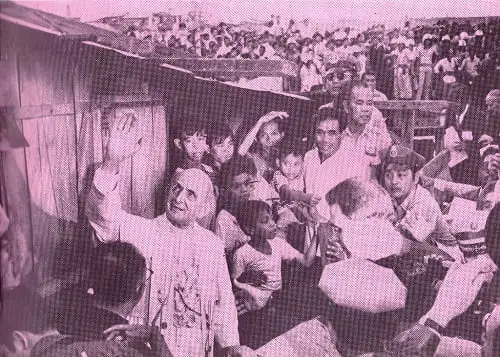 Pope Paul VI visits the slums of Tondo, Manila on Nov. 29, 1970