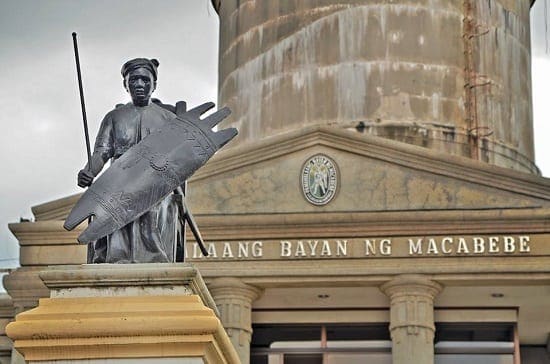The First Warrior-Hero Who Died Fighting For Our Freedom 5 Tarik Soliman monument