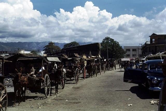 Kalesas in Cebu in the 1940s