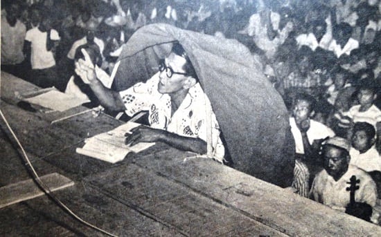 9 Interesting Jobs From Old Philippines That No Longer Exist 11 apuntador-ng-sarswela-or-zarzuela-prompter